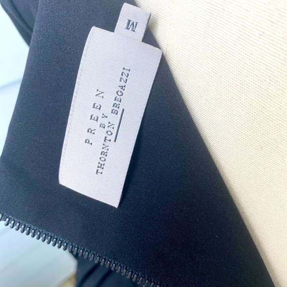 Stunning Black Gown by Preen Deep v-neck Aline skirt style worn by Meghan Markle - Picture 10 of 10